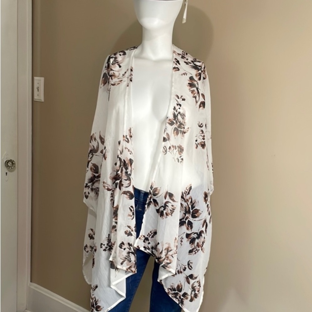 Maurices Floral Print Top - Cream and Brown